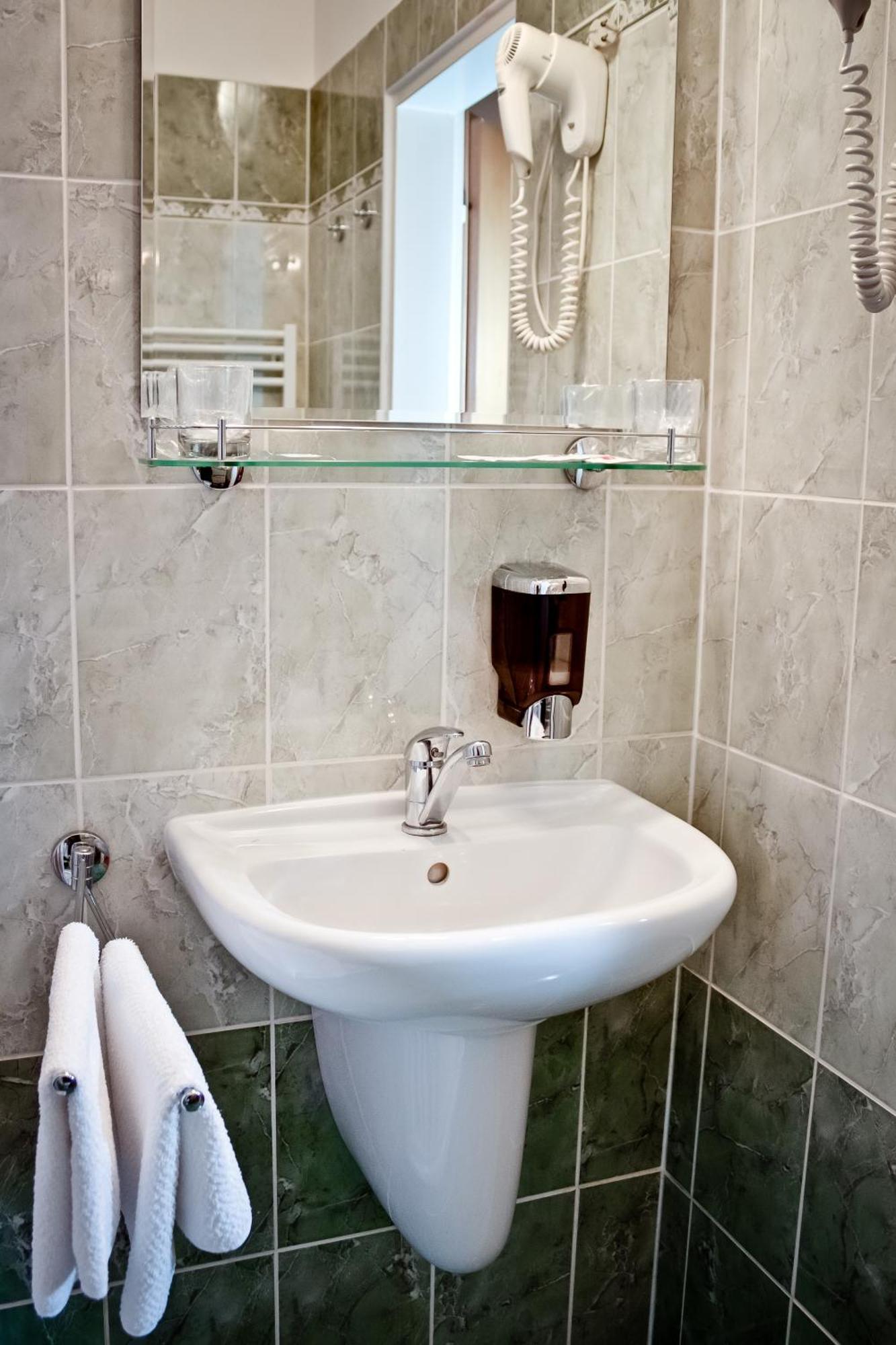 Hotel Palac Elektra اوسترافا المظهر الخارجي الصورة